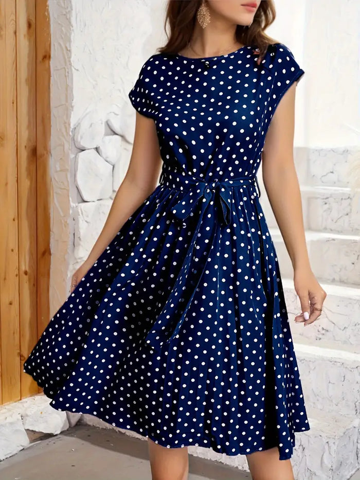 Gisèle - Robe Plissée Décontractée À Pois Pour Un Look Chic