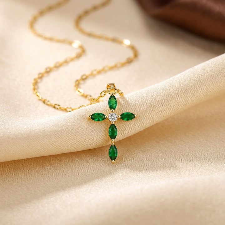 Collier Croix Marquise en Or et Émeraude — Doumira