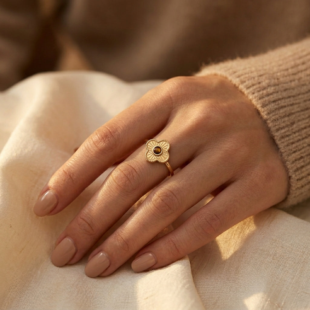 Bague ouverte florale en or — Doumira