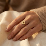 Bague ouverte florale en or — Doumira