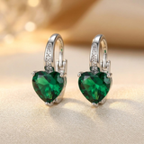 Boucles d'oreilles créoles en argent et émeraude en forme de cœur — Doumira
