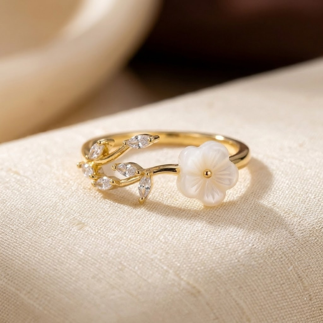 Bague Ouverte en Or avec Fleurs et Feuilles — Doumira
