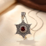Collier Pendentif Étoile en Rubis Argenté — Doumira