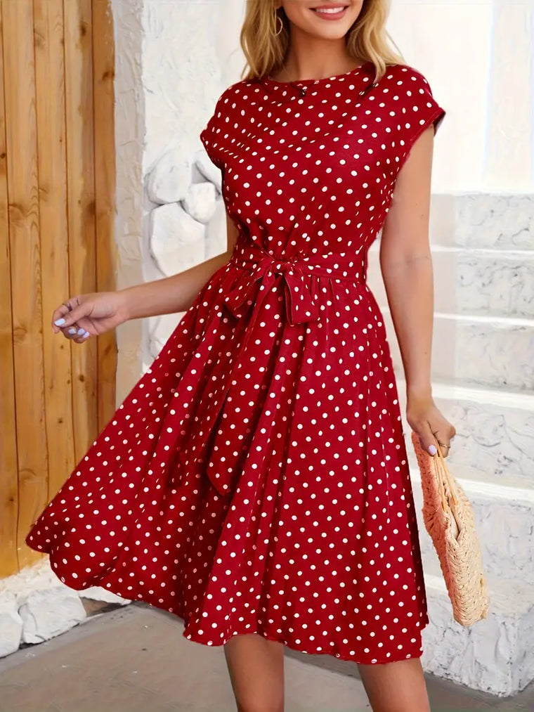 Gisèle - Robe Plissée Décontractée À Pois Pour Un Look Chic