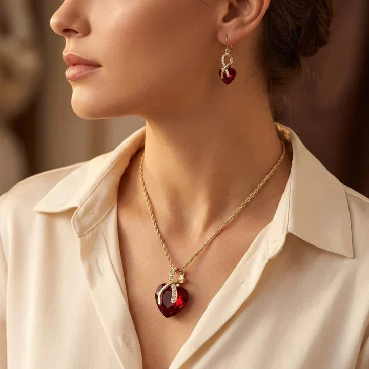 Ensemble de bijoux en cœur torsadé en or et rubis — Doumira