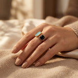 Bague ouverte en or à deux pierres — Doumira