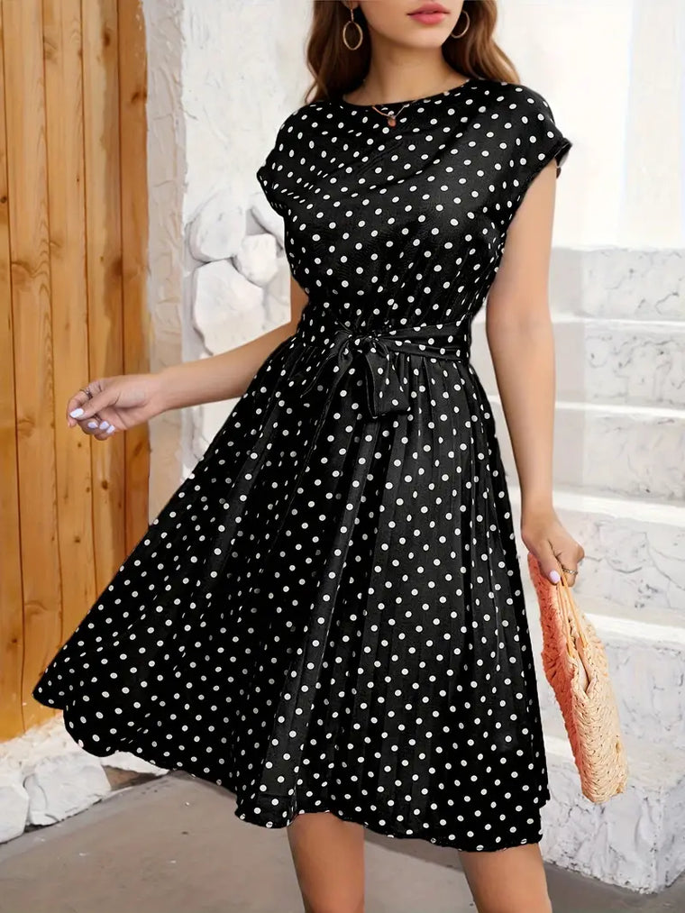 Gisèle - Robe Plissée Décontractée À Pois Pour Un Look Chic