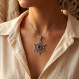 Collier Pendentif Étoile en Rubis Argenté — Doumira