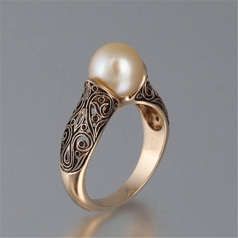 Bague Rétro Dorée avec Perle — Doumira