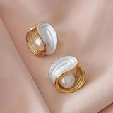 Boucles d'oreilles pendantes luxueuses en opale blanche et perles en or — Doumira