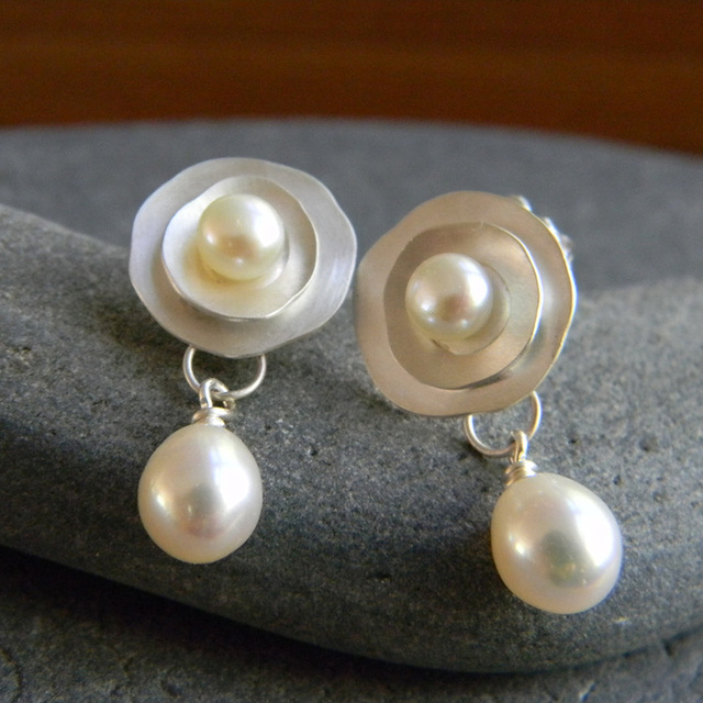 Boucles d'oreilles vintage en argent avec des marguerites — Doumira