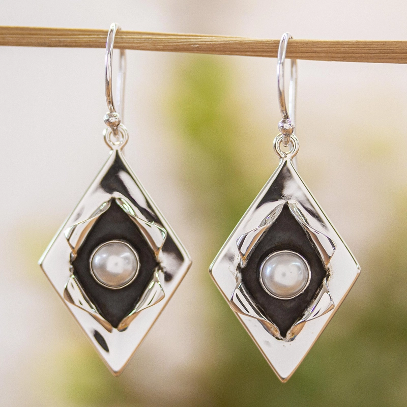 Boucles d'oreilles vintage en argent avec perles intégrées — Doumira