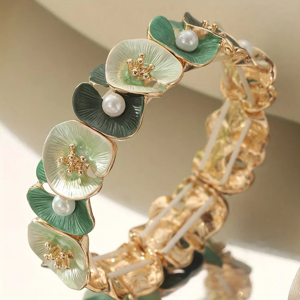 Bracelet Vintage avec Fleurs Vertes et Marguerites — Doumira