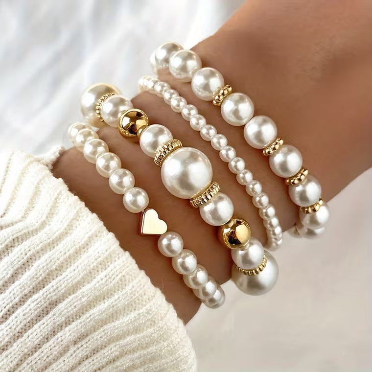 Bracelets en perles blanches