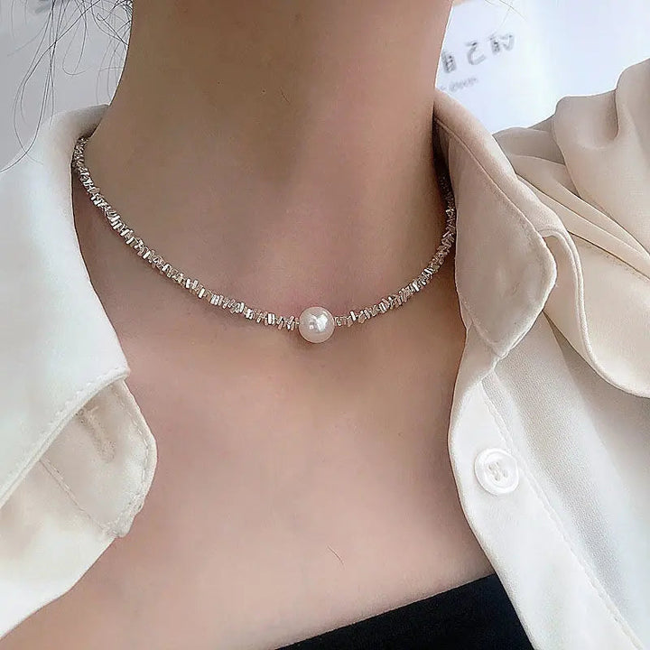 Collier rétro avec perles — Doumira
