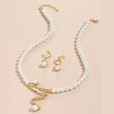 Ensemble cadeau en perles naturelles : collier et boucles d'oreilles — Doumira