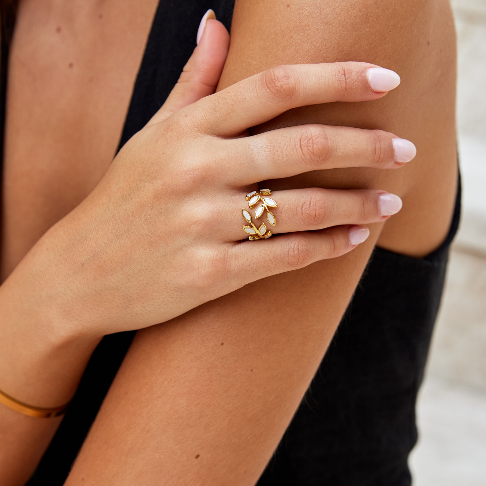 Bague Motif Feuille d'Or — Doumira
