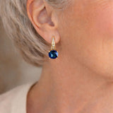 Boucles d'oreilles créoles en pierre saphir mystique — Doumira