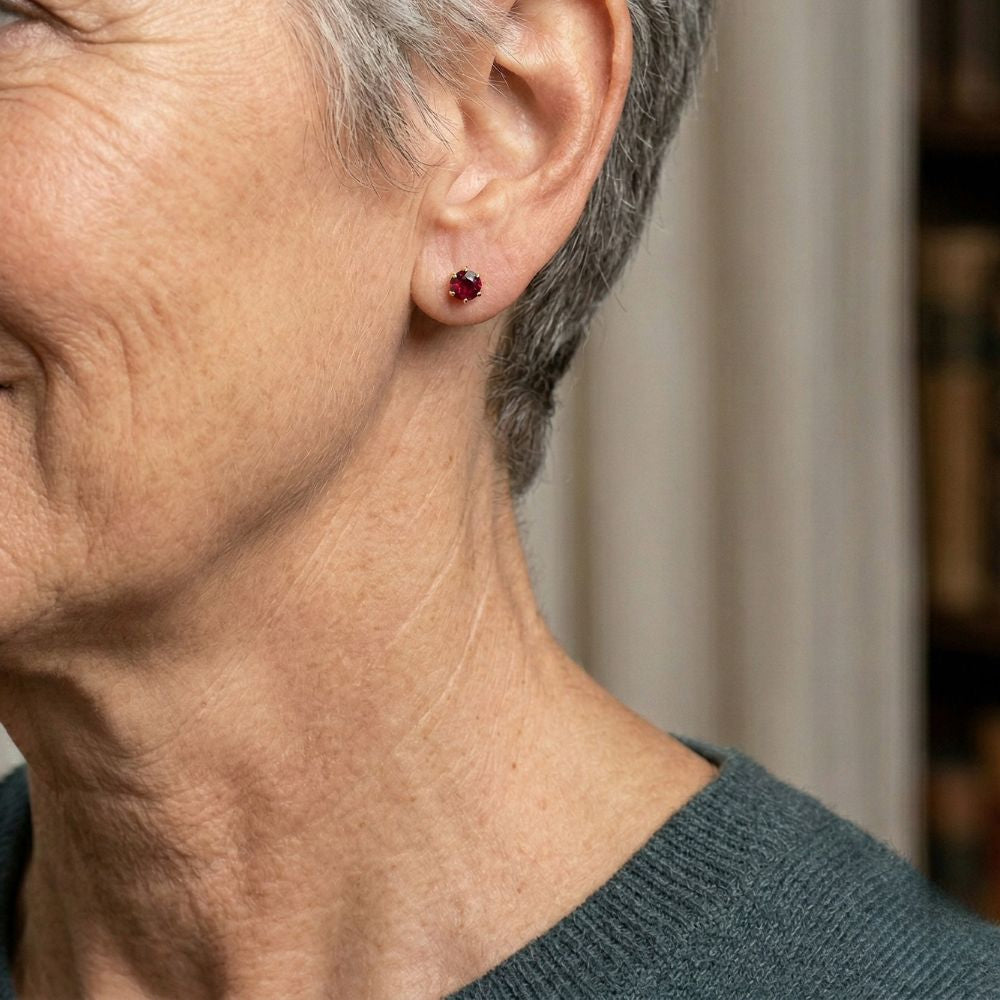 Boucles d'oreilles rondes en rubis — Doumira