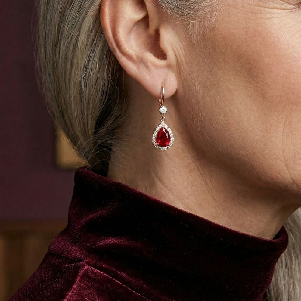 Boucles d'oreilles en forme de goutte de rubis — Doumira