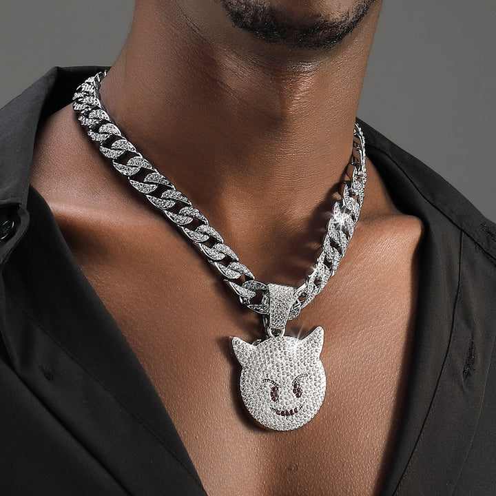 Collier rappeur bling bling — Doumira