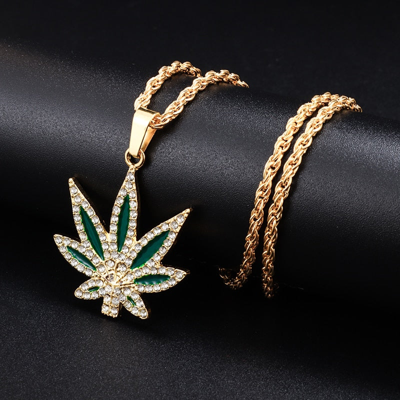 Collier Weed — Doumira