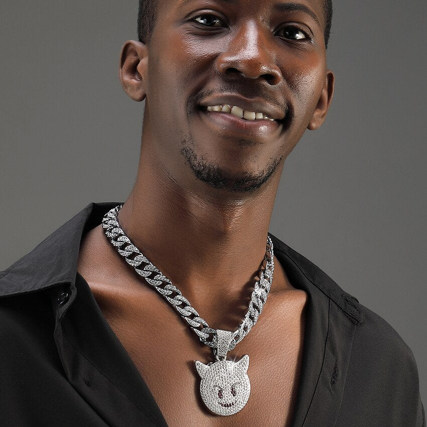 Collier rappeur bling bling — Doumira