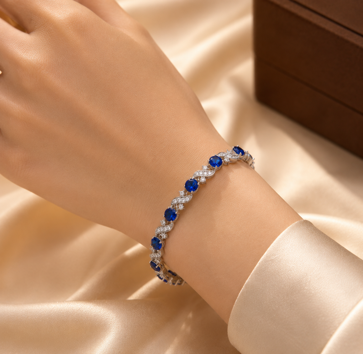 Bracelet en lien floral en saphir argenté — Doumira