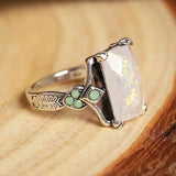 Bague en Argent avec Opale Blanche Vintage — Doumira