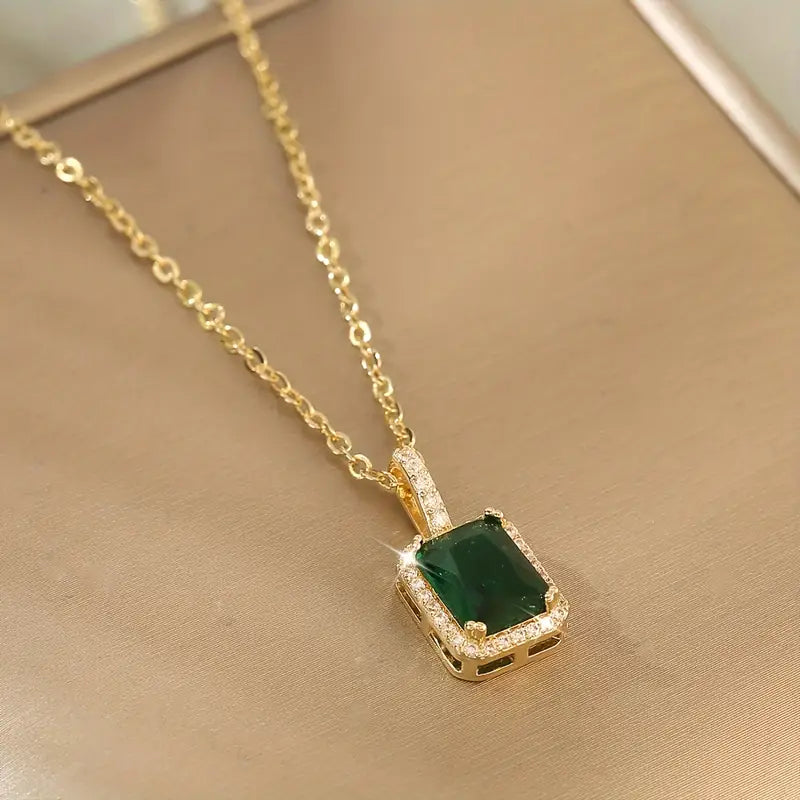 Collier Rectangulaire Halo en Or et Émeraude — Doumira