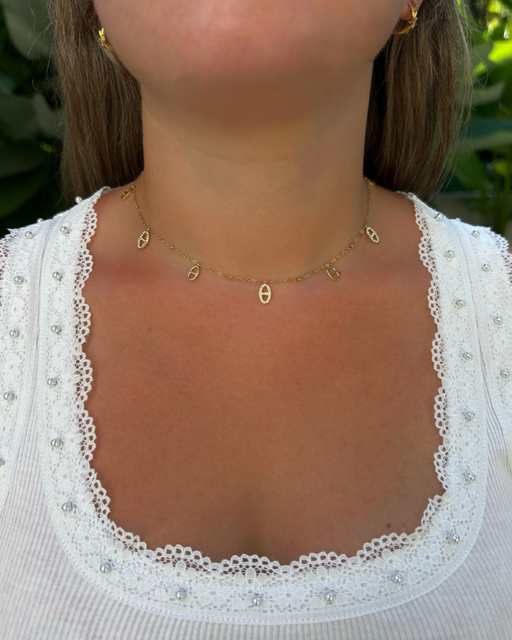COLLIER JULIA