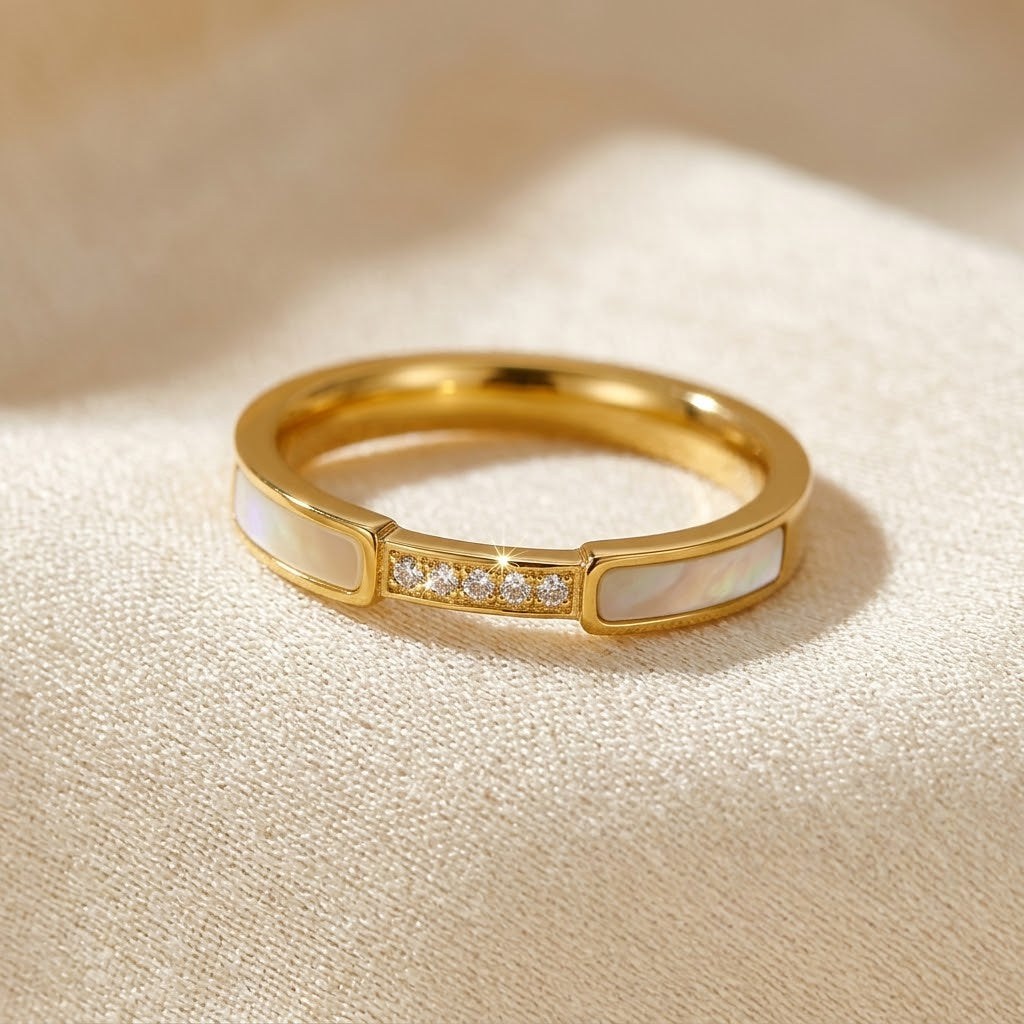 Bague en Or Incrustée — Doumira