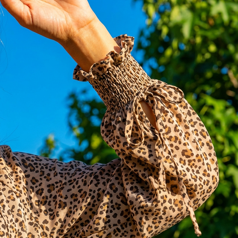 Inès - Robe Courte Léopard Manches Longues